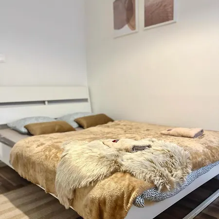 Adele - Old Town, Ac Bratislava