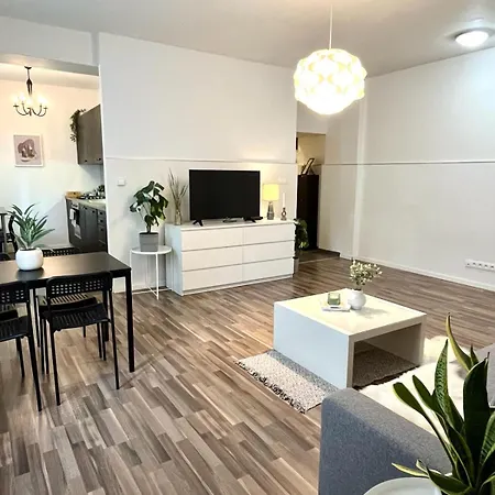 Adele - Old Town, Ac Apartment