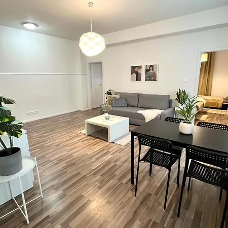 Adele - Old Town, Ac Apartment Bratislava