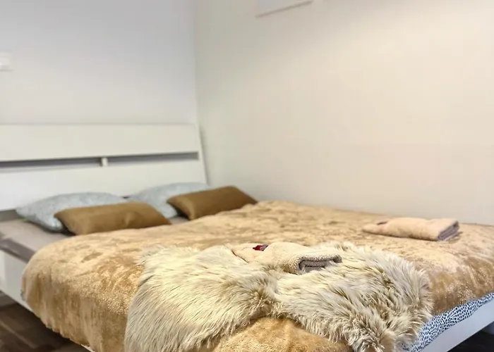 Adele - Old Town, Ac Bratislava